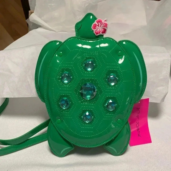 BETSEY JOHNSON Turtle Purse,Crossbody. NWT. - Picture 1 of 3
